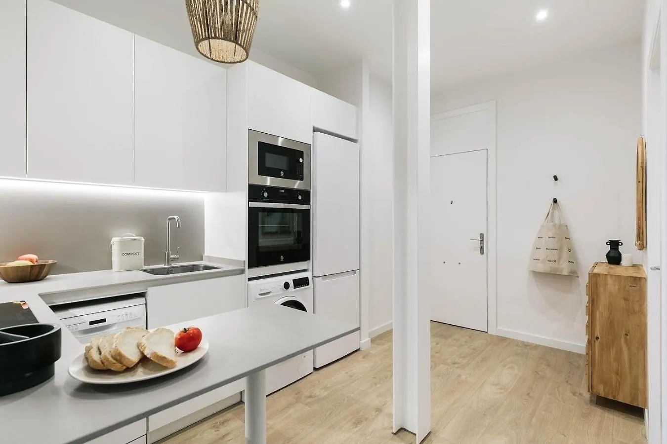Lägenhet Pontone - 2 Bedrooms And Balcony In Eixample Dreta Barcelona