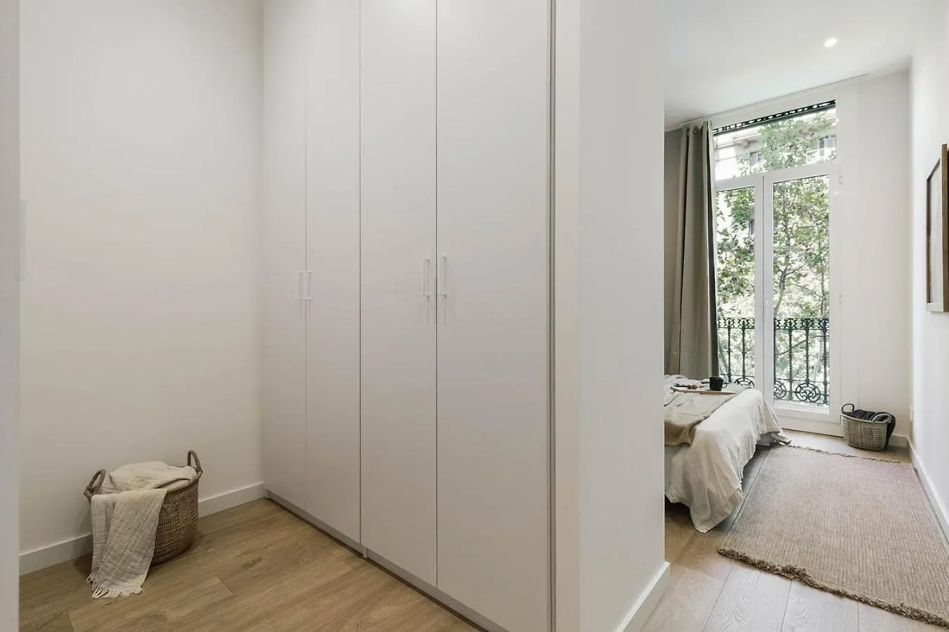 Lägenhet Pontone - 2 Bedrooms And Balcony In Eixample Dreta Barcelona