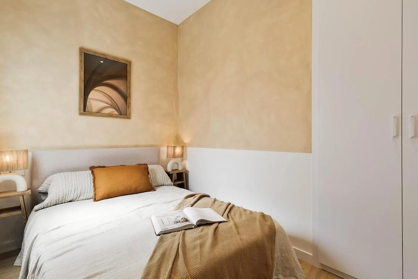 Pontone - 2 Bedrooms And Balcony In Eixample Dreta Barcelona Spanien
