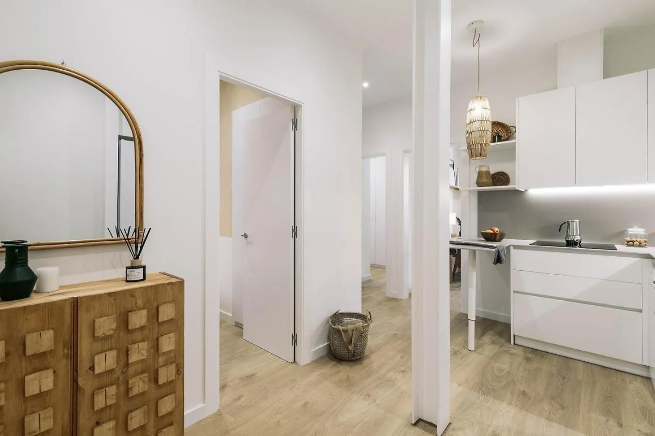 Pontone - 2 Bedrooms And Balcony In Eixample Dreta Barcelona 0*,