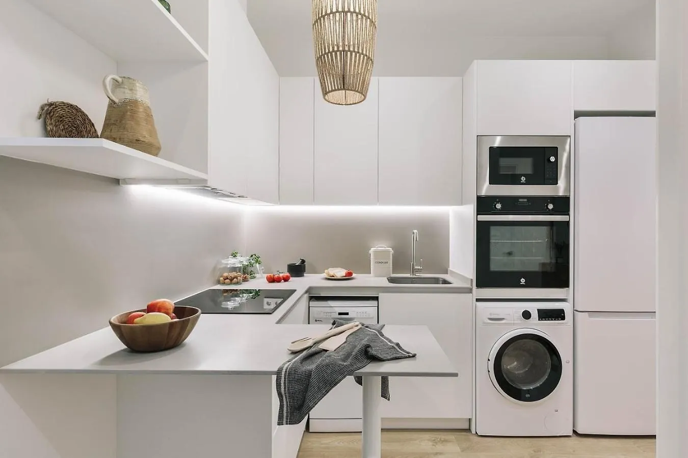 Pontone - 2 Bedrooms And Balcony In Eixample Dreta Barcelone Appartement